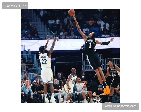 文班亚马360度转身上篮展现惊人天赋让人震撼